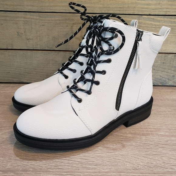 BareTraps AmySue Combat Boot Women's Sz 8.5 - Picture 4 of 7